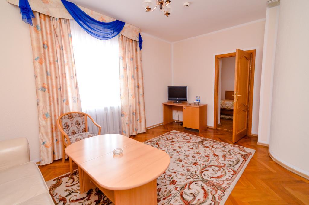 Altyn Dala Hotel Astana Exterior photo
